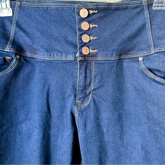 NWOT Button High Rise Fly Jeans Dark Wash Super Stretch Plus Size - Picture 6 of 8